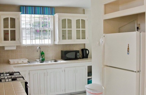 Hastings Cottage | Bella Dia Lower | Three Bedroom Apartment on the Beach