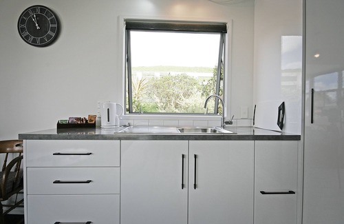 Mangorei House | Bella Park - New Plymouth Holiday Studio