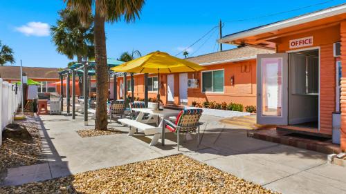 St. Pete Beach Apartment | Bella Sirena Inn