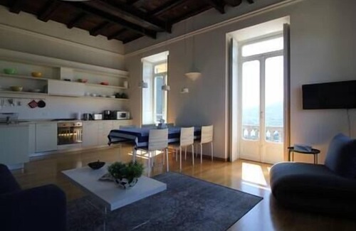 Miasino Apartment | Bellavista design beautiful view of Lake OrtaTo complete, una vacanza unica in dimora storica a 10 m