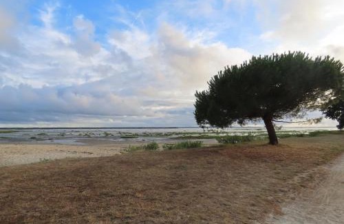 Ares House | Belle chambre lit King size