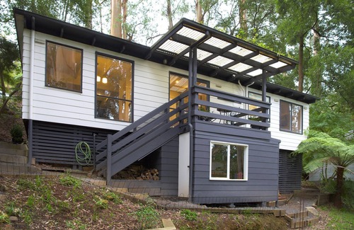 Sassafras Cottage | Belle Cottage, Sassafras - Stylishly furnished 2 bedroom cottage with wood burner in Sassafras