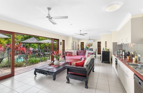 Palm Cove House | Belle Escapes Villa Latania Palm Cove