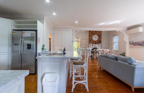 East Toowoomba House | Belle Vue Cottage - East Toowoomba
