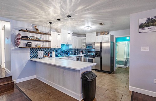 Gulfport House | Bells on the Biloxi Pet Friendly Waterfront Sleeps 6