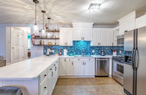 Gulfport House | Bells on the Biloxi Pet Friendly Waterfront Sleeps 6