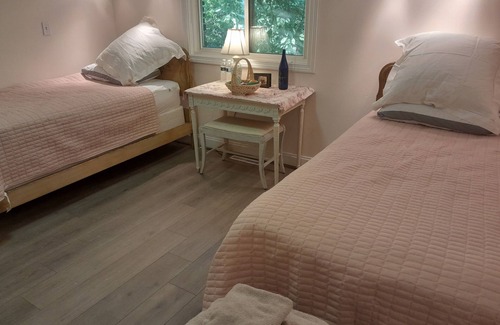 Saratoga Springs Apartment | BELMONT RENTAL ONE OF A KIND! Backs up on OK Training Track.