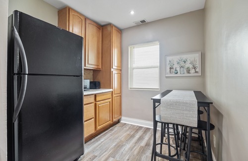 Capitol View House | BeltLine Breeze in Oakland City + Parking