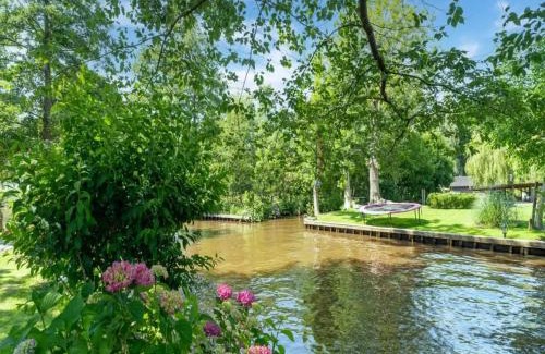 Giethoorn House | Benedenverdieping Hoeve Ginette
