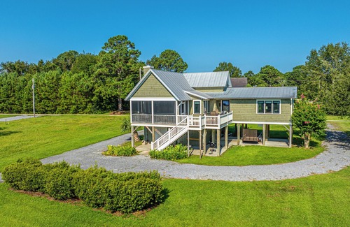 Green Pond Cottage | BENNETT’S POINT BUNGALOW ON DEEP WATER WITH PRIVATE DOCK ACCESS