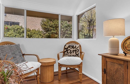Bermagui House | Bermagui Breeze Holiday House 5 bedroom 18-20 Mumbulla Street - Bermagui