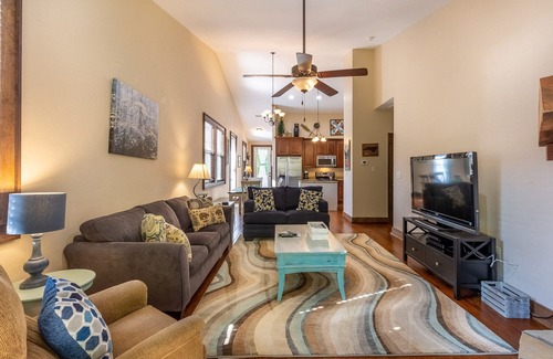 Cullowhee House | Berry Patch - Modern Townhome in Small Resort Community with Pool