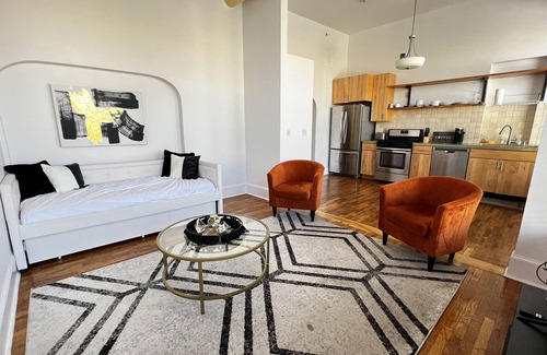 Lawrence Condo | Best 2bdr loft on Lively Mass Street - Downtown