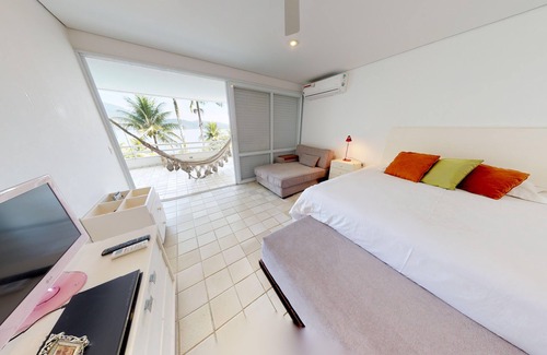 Vila Velha House | Best location, incredible view, right on the sand, beach, pool, helipad, pier