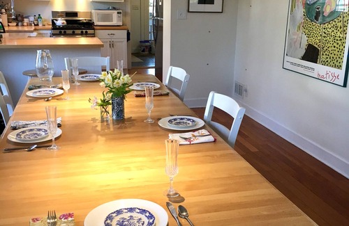 Union Pier Cottage | Best Union Pier getaway. Steps to the beach. Fenced yard,fire pit, Weber grill