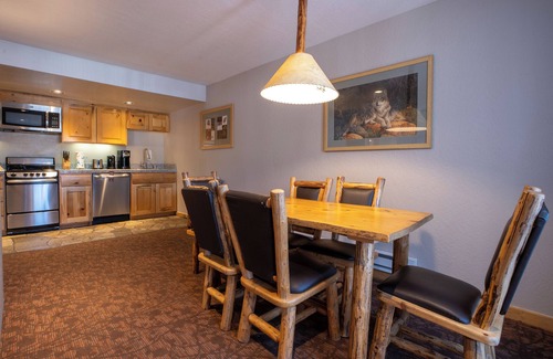 Olympic Valley Hotel | Best Value | 3 Units| Kitchen | Outdoor Spa Tub | Free Parking | Olympic Valley