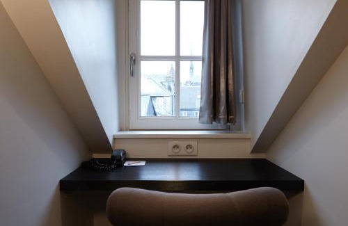 Honfleur Hotel | Best Western Le Cheval Blanc -Vue sur le port-plein centre ville