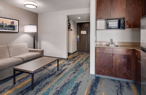 Augusta Hotel | Best Western Plus Augusta North Inn & Suites