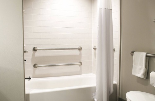Lake Charles Hotel | Best Western Plus Prien Lake Hotel & Suites - Lake Charles