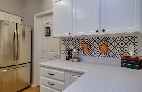 Dayton Condo | Beth's Hideaway - 3 bedroom 2.5 bath in a quiet neighborhood & lots of walking.