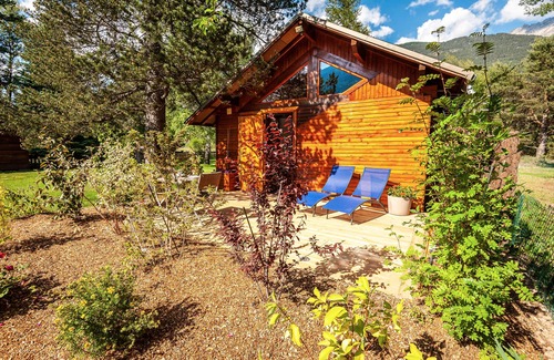 Saint-Crepin Ski Chalet | Between lakes and mountains