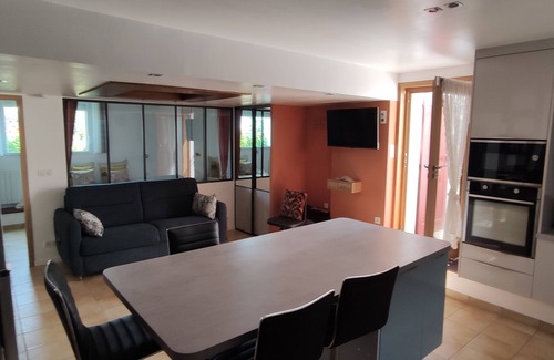 Itxassou Apartment | Between sea and mountains 3-star gîte 54m², swimming pool, garden