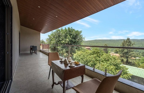 Mahabaleshwar Villa | Beverly Hills By Ebony Stays - Spacious 8 BHK Luxury Villa in Mahabaleshwar