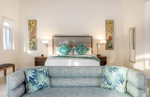 St.Bran's Burg Apartment | Beyond The Sea Wave - King Ocean View (upper level)