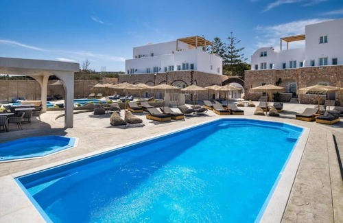 Karterados Apartment | BH587 - C - Suite Santorini