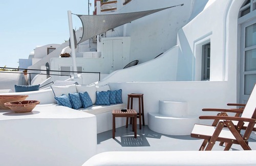 Oia Apartment | BH614 - C - Suite Santorini