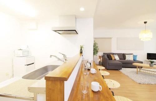 Hiroshima City Centre Apartment | bHOTEL Marumasa - Large 2BR Apt 10PPL near Peace Park 301