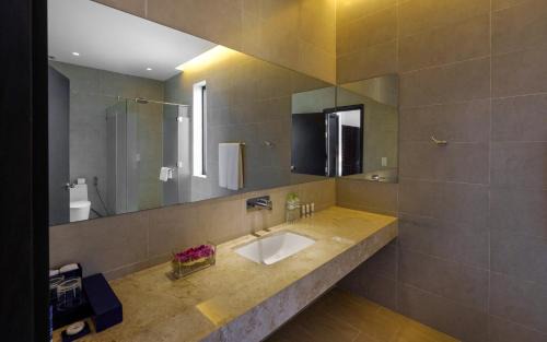 Long Hai House | Biệt thự mặt tiền biển Saint Simeon Resort