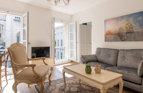 Avignon City Centre House | Bien D'exception en Face du Palais des Papes