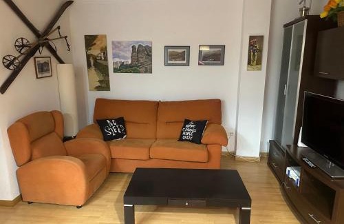 Biescas Apartment | BIESCAS Todas las comodidades y más GAS, GARAJE , TRASTERO, CENTRO, WIFI,