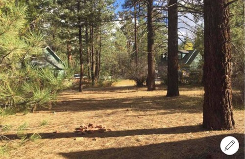 Big Bear City House | Big Bear Comfy Cozy Cabin