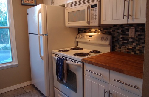 Bayview Condo | Big Discount on great location!