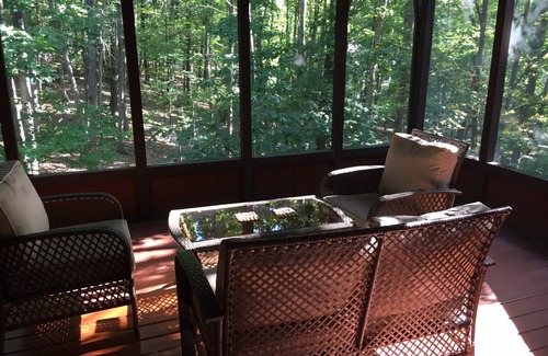 East Stroudsburg House | Big House On The Hill, Pocono - Hot tub, Sauna, Fireplace