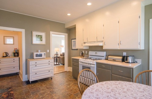 Manistee House | Big Neighborhood Home Near the Beach and Downtown