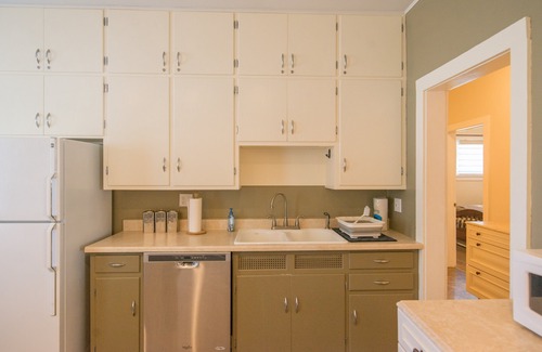 Manistee House | Big Neighborhood Home Near the Beach and Downtown