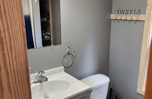 Luther Cabin | Bigger on the Inside - Tiny House with 20 acres