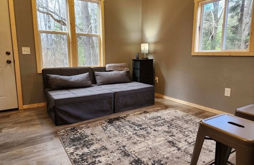 Luther Cabin | Bigger on the Inside - Tiny House with 20 acres