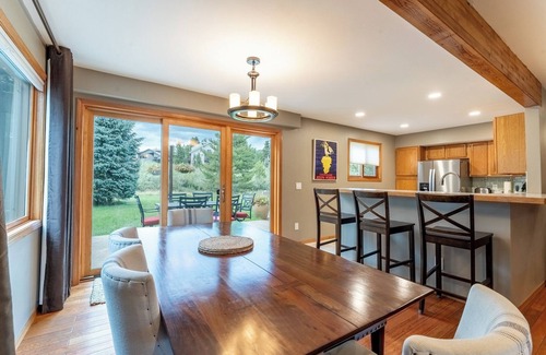 Willowbrook Meadows Cottage | Bighorn Lodge by Summit County Mountain Retreats