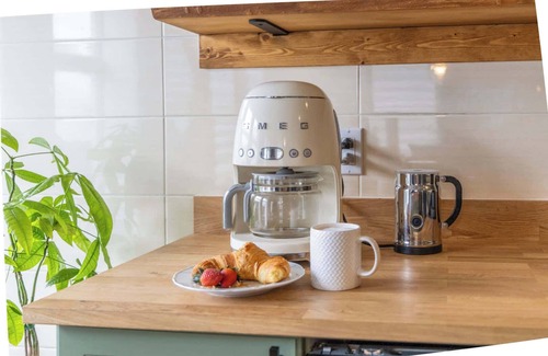 Eastman House | Bikes, Beach & Bistro Steps from Door