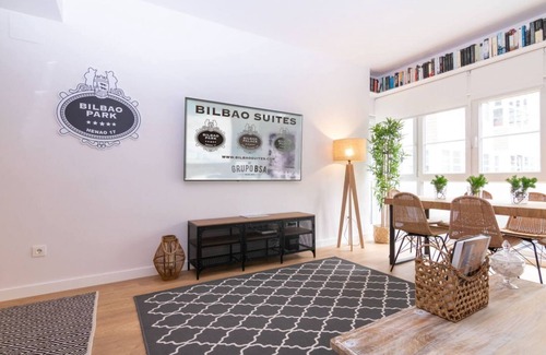 Bilbao City Centre Apartment | Bilbao Henao Park from Bilbao Suites, in the center with direct garage