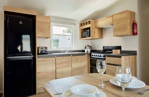 Great Houghton Ski Chalet | Billing Aquadrome Silver 3 Bed Caravan Pet KM155