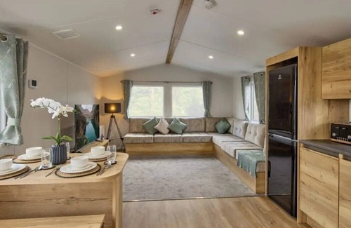 Great Houghton Ski Chalet | Billing Aquadrome Silver 3 Bed Caravan Pet KM155