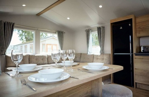 Great Houghton Ski Chalet | Billing Aquadrome Silver 3 Bed Caravan Pet KM155