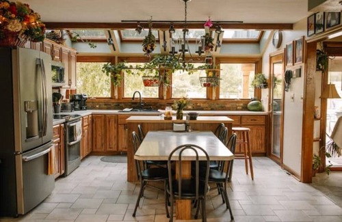 Slovan House | Billy Boy Retreat - Cohosted by Stacy & Dave