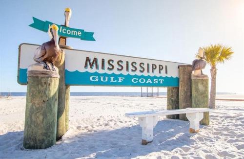 Biloxi Apartment | Biloxi Beach-Good Vibes Condo