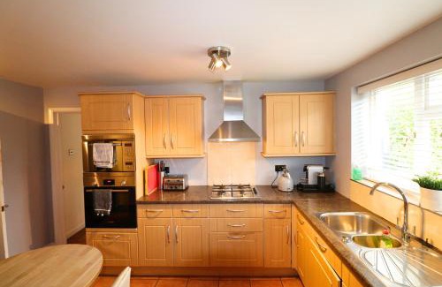 Binfield House | Binfield - Spacious Luxurious Four Bedroom House